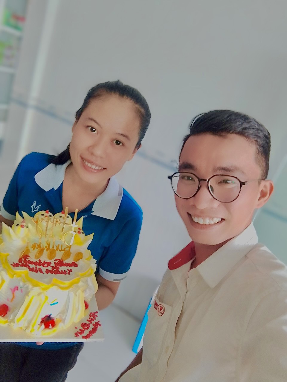 happy brithday quay thuoc xuan huong 66bc5d54ba7a6